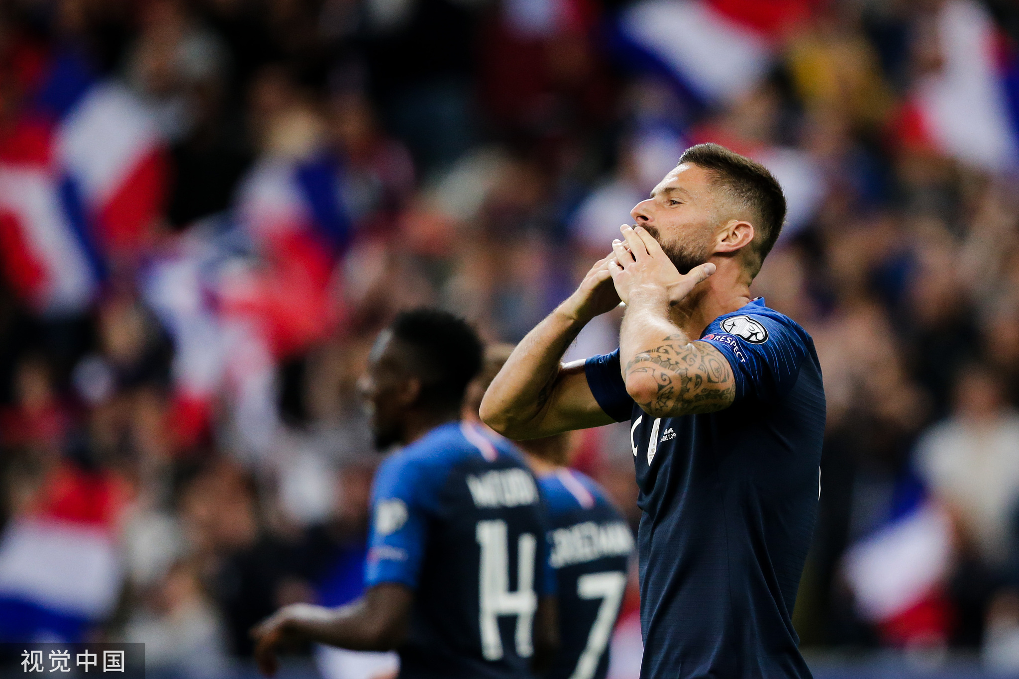 太阳横扫深圳队，戈贝尔状态火热