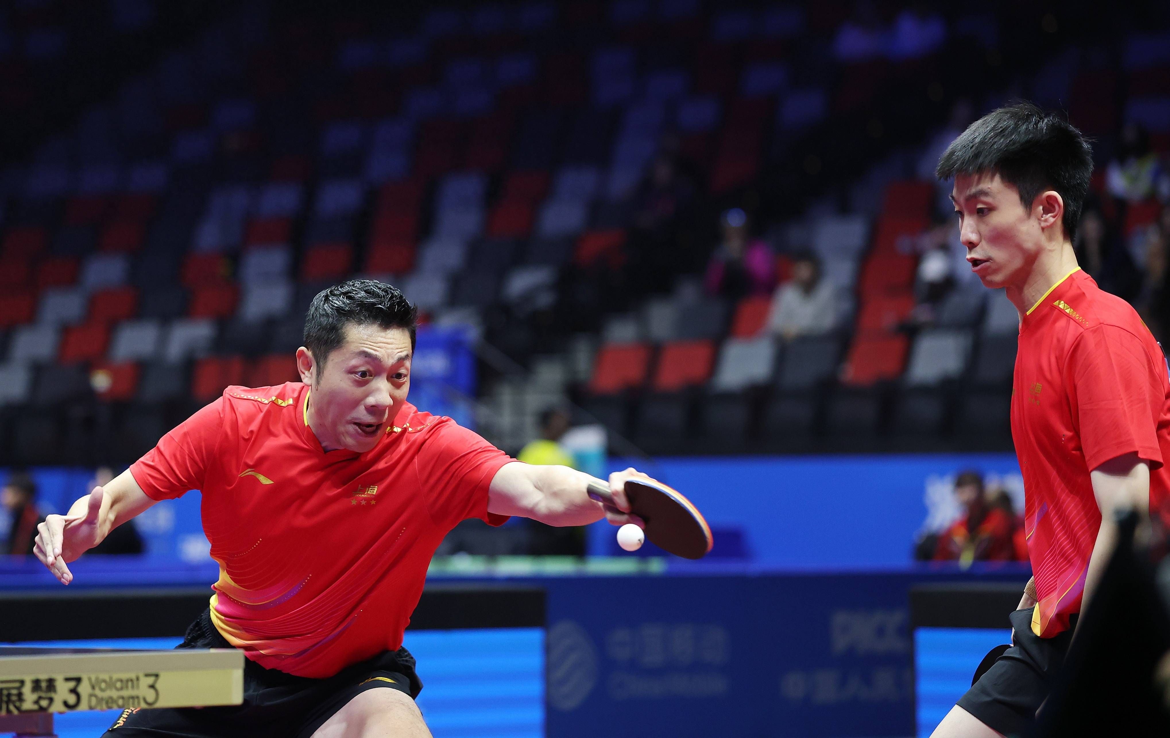 英格兰队鏖战韩国队，许昕惊艳四座