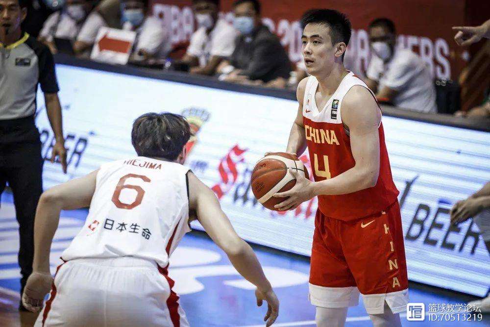 中国队险胜日本队，奥恰洛夫高光表现