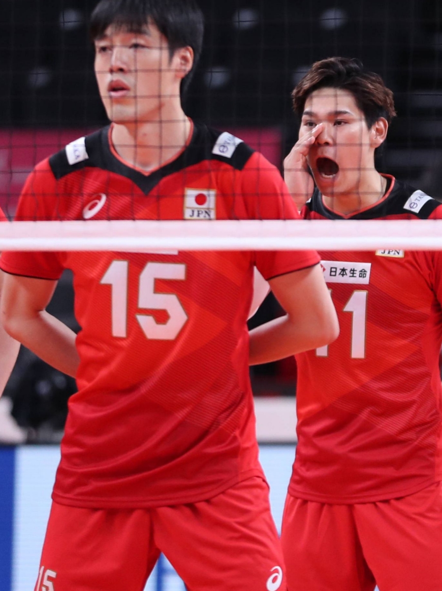 中国队险胜日本队，奥恰洛夫高光表现