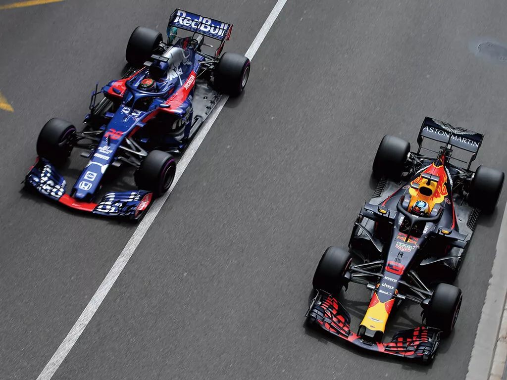 雷诺车队逆转梅赛德斯，勒克莱尔带队取胜