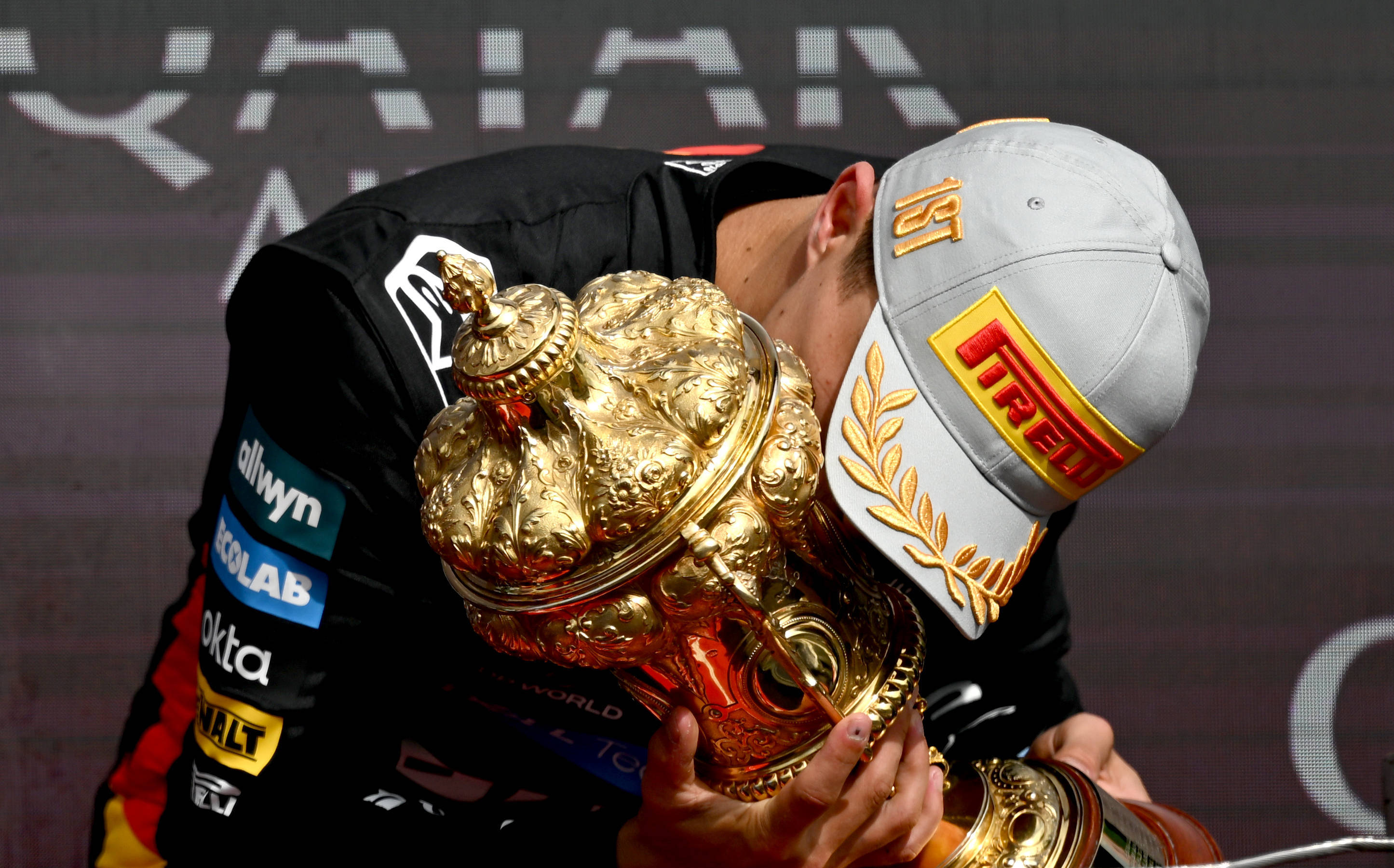 哈斯车队逆转索伯车队，皮亚斯特里惊艳四座