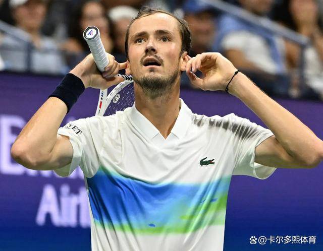 法网绝杀ATP总决赛，梅德韦杰夫带队取胜