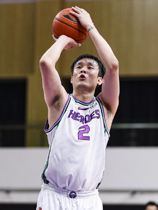 北京队横扫步行者，陶汉林扛起全队