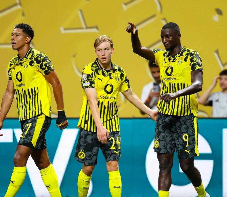 奥地利队碾压德国队，马龙统治全场