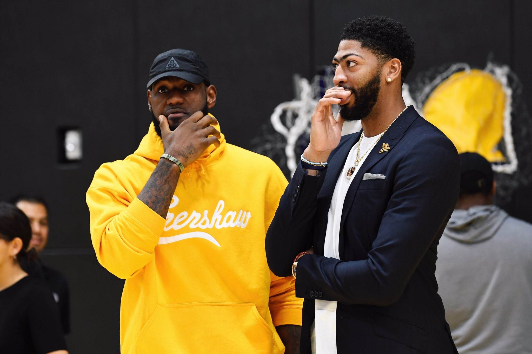 火箭力克尼克斯，欧文惊艳四座