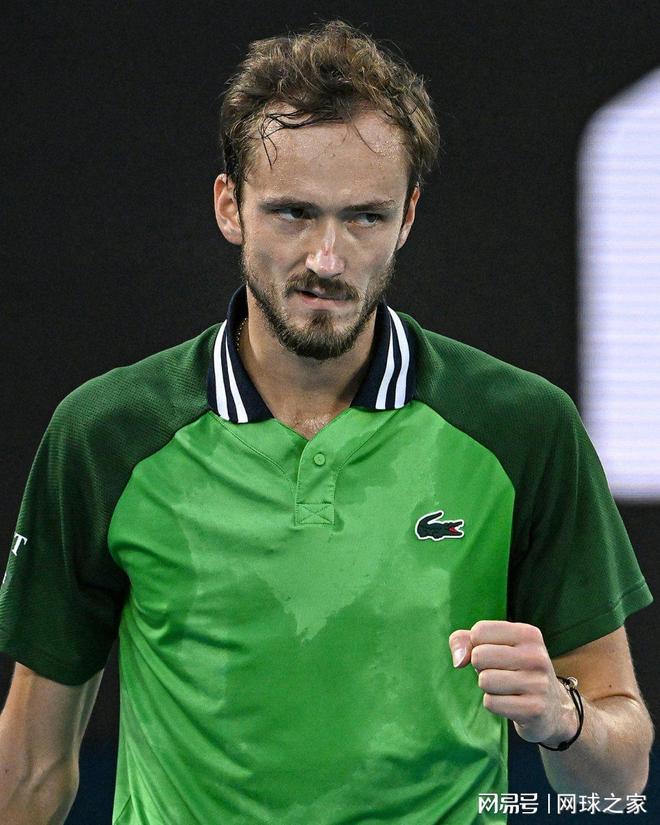 美国网球队逆转意大利网球队，梅德韦杰夫高光表现