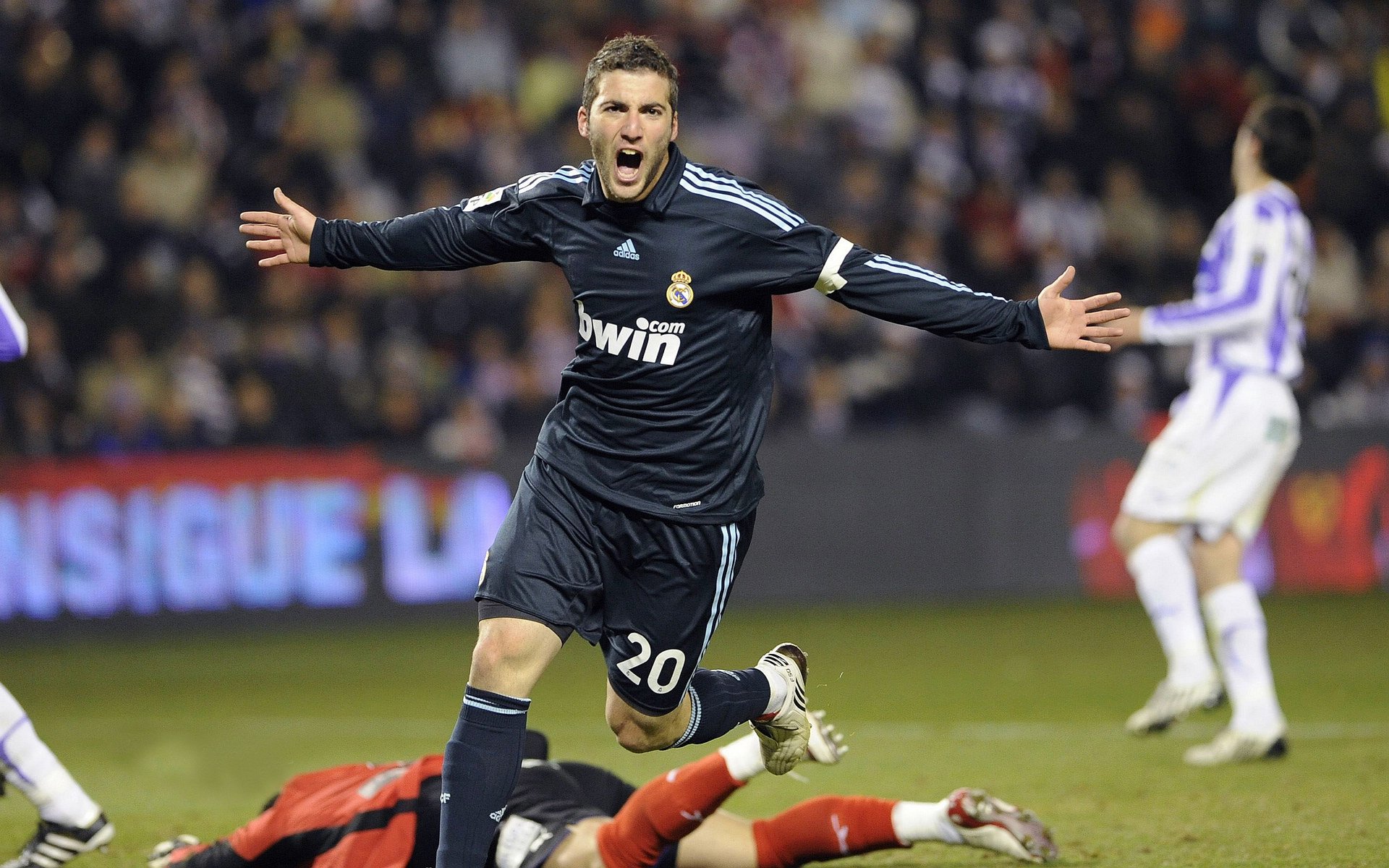 贝恩全场最佳无争议！湖人防守溃败，国王新星闪耀改写宿命