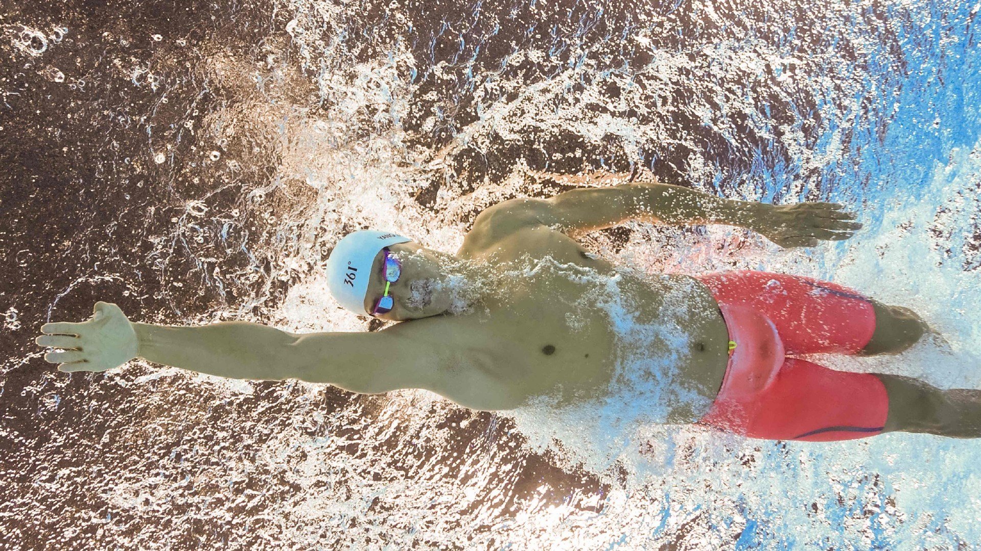 从苏格兰速胜瑞典到富安健洋的爆发，压力如何锻造足球场上的独特光芒